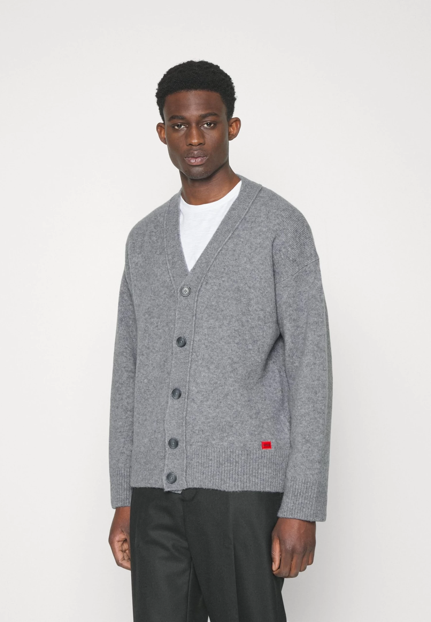 Hugo Sopro - Cardigan - Medium Grey 3 Hugo Sopro - Cardigan - Medium Grey