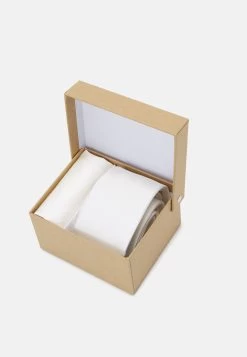 Pier One Set - Pocket Square - White -Clothing Promotion Shop cc5c1369efc3414f9ad0b2848d35ffe7